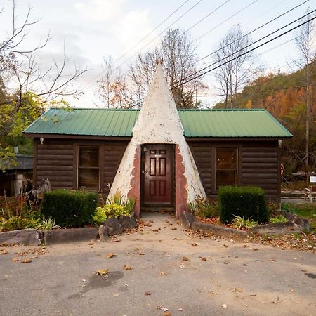 Qualla Cabins And Motel Cherokee Near Casino Whittier Exterior photo